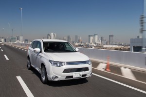 Produktionsstart des Crossover Outlander mit Plug-in-Hybridantrieb 